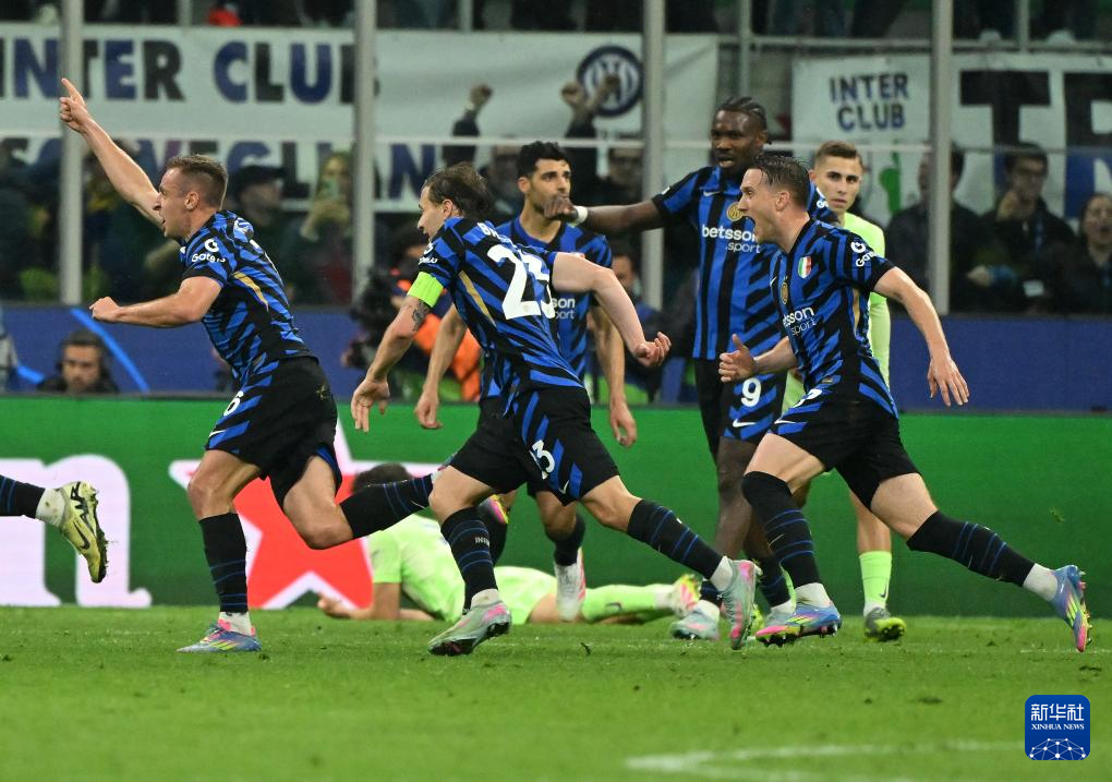 ac米兰41都灵两连胜