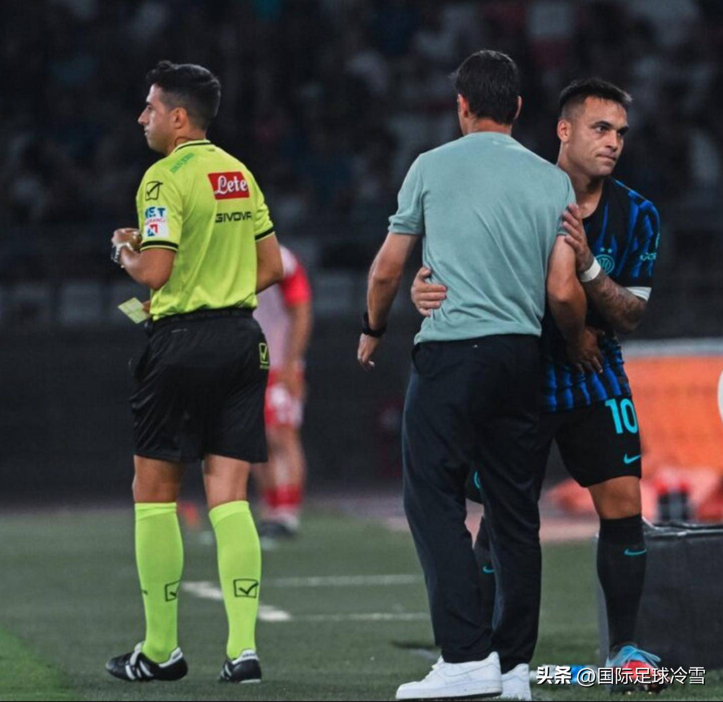 九游娱乐app-赛前体能课后；阿贾克斯主帅复盘备战意甲；媒体盛赞；赛程密集仍需轮换(阿贾克斯最新消息今天)